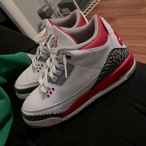 jordan 3 fire red . size 6Y . used but look brand new